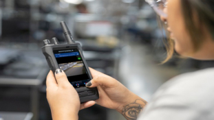 Businesses Gain Unparalleled Collaboration and Productivity with Motorola Solutions’ New Smart Radio